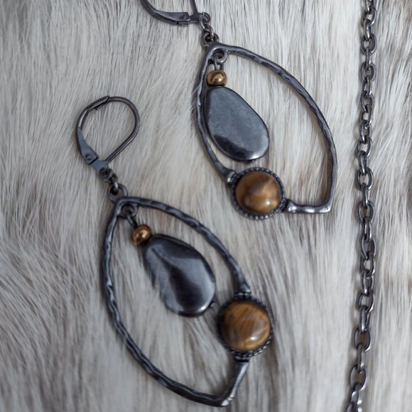 Jewelry - Picture 3 of 3